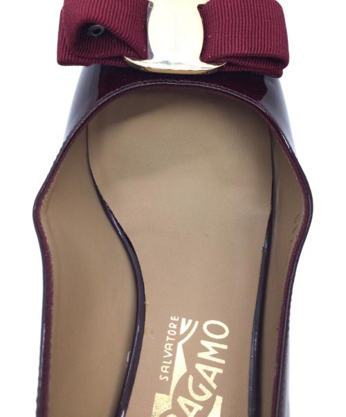 Salvatore Ferragamo（サルヴァトーレ フェラガモ）Salvatore Ferragamo (サルヴァトーレ フェラガモ) パンプス ボルドー サイズ:7の古着・服飾アイテム