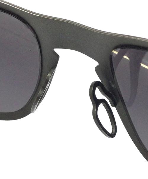 OAKLEY（オークリー）OAKLEY (オークリー) サングラス グレーの古着・服飾アイテム