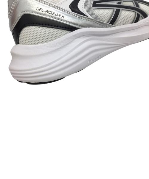 asics（アシックス）asics (アシックス) スニーカー ホワイト×ブラック サイズ:US6、UK5、EUR39、cm24、BR36.5、CN240(2.5)の古着・服飾アイテム