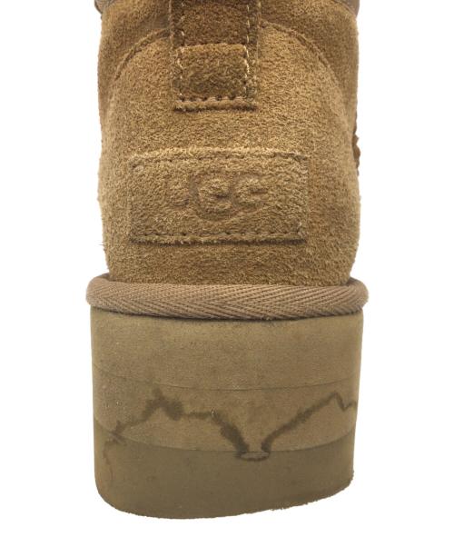 UGG（アグ）UGG (アグ) クラシック ウルトラ ミニ プラットフォーム ブラウン サイズ:USA6、UK4、EU37、JAPAN23の古着・服飾アイテム
