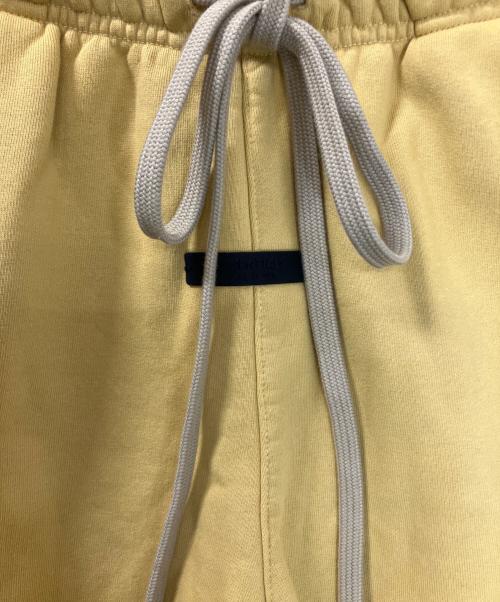 FOG ESSENTIALS（フィアオブゴッド エッセンシャル）FOG ESSENTIALS (フィアオブゴッド エッセンシャル) スウェットショートパンツ イエロー サイズ:XXSの古着・服飾アイテム