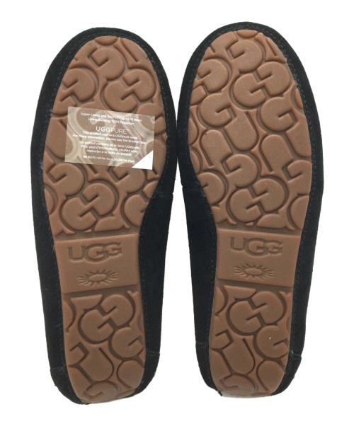 UGG（アグ）UGG (アグ) モカシンシューズ ブラック サイズ:USA7、UK5、EU38、JAPAN24 未使用品の古着・服飾アイテム