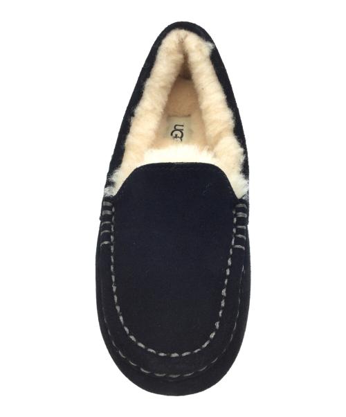 UGG（アグ）UGG (アグ) モカシンシューズ ブラック サイズ:USA7、UK5、EU38、JAPAN24 未使用品の古着・服飾アイテム