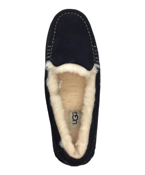 UGG（アグ）UGG (アグ) モカシンシューズ ブラック サイズ:USA7、UK5、EU38、JAPAN24 未使用品の古着・服飾アイテム
