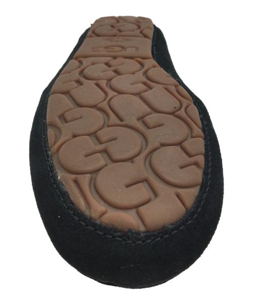 UGG（アグ）UGG (アグ) モカシンシューズ ブラック サイズ:USA7、UK5、EU38、JAPAN24 未使用品の古着・服飾アイテム