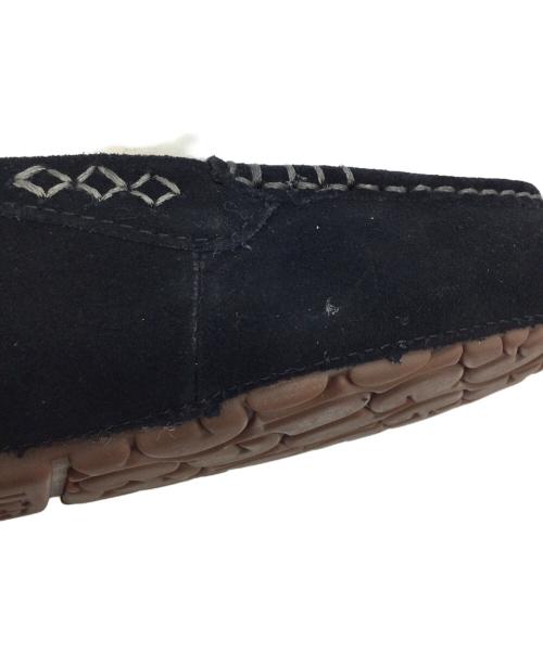 UGG（アグ）UGG (アグ) モカシンシューズ ブラック サイズ:USA7、UK5、EU38、JAPAN24 未使用品の古着・服飾アイテム