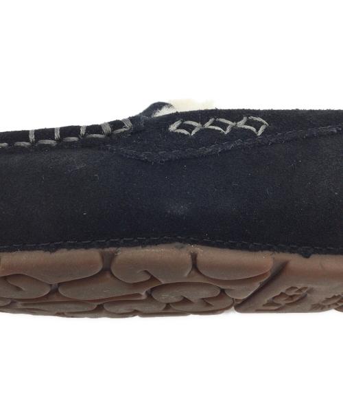 UGG（アグ）UGG (アグ) モカシンシューズ ブラック サイズ:USA7、UK5、EU38、JAPAN24 未使用品の古着・服飾アイテム