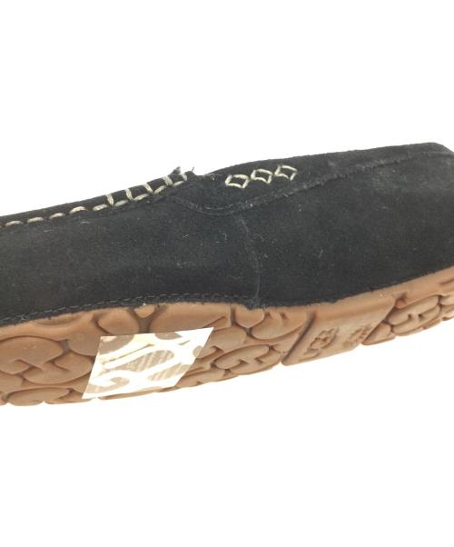 UGG（アグ）UGG (アグ) モカシンシューズ ブラック サイズ:USA7、UK5、EU38、JAPAN24 未使用品の古着・服飾アイテム