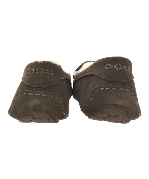 UGG（アグ）UGG (アグ) モカシンシューズ ダークブラウン サイズ:USA7、UK5、EU38、JAPAN24 未使用品の古着・服飾アイテム