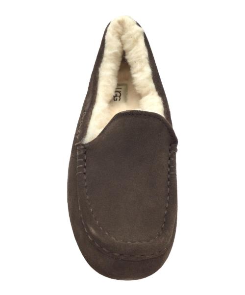 UGG（アグ）UGG (アグ) モカシンシューズ ダークブラウン サイズ:USA7、UK5、EU38、JAPAN24 未使用品の古着・服飾アイテム
