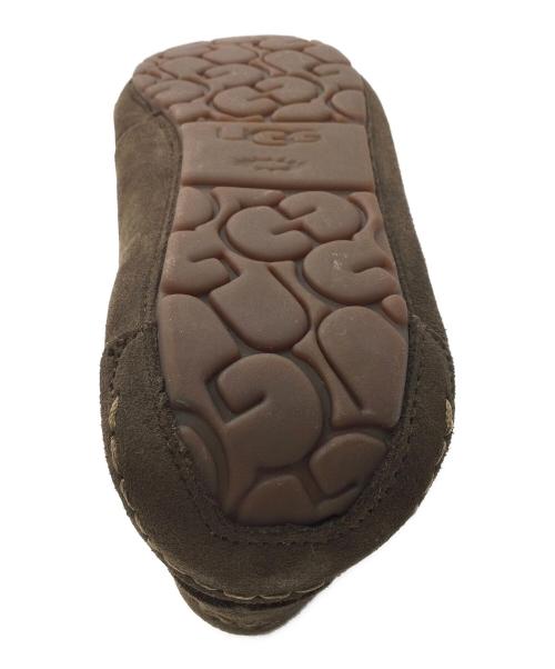 UGG（アグ）UGG (アグ) モカシンシューズ ダークブラウン サイズ:USA7、UK5、EU38、JAPAN24 未使用品の古着・服飾アイテム
