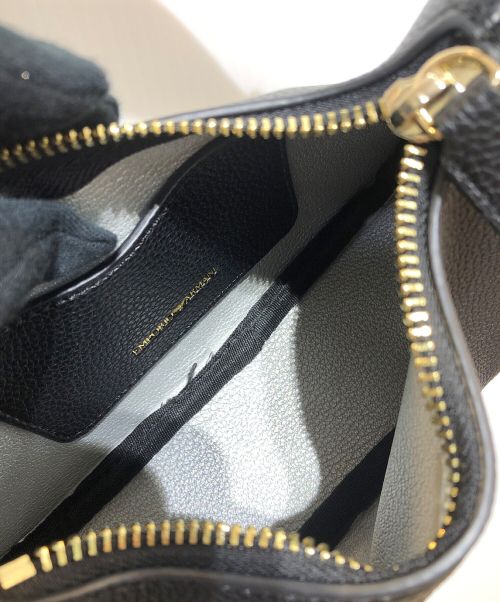 EMPORIO ARMANI（エンポリオアルマーニ）EMPORIO ARMANI (エンポリオアルマーニ) ロゴショルダーバッグ ブラックの古着・服飾アイテム