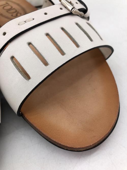 TOD'S（トッズ）TOD'S (トッズ) サンダル アイボリー サイズ:35の古着・服飾アイテム