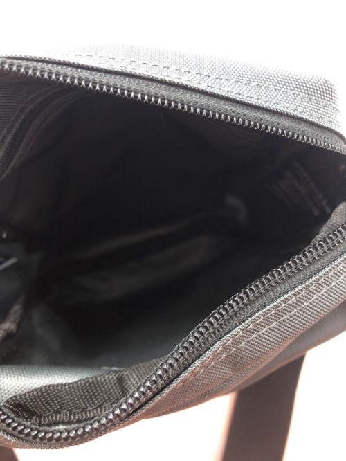 marimekko（マリメッコ）marimekko (マリメッコ) ショルダーバッグ グレーの古着・服飾アイテム