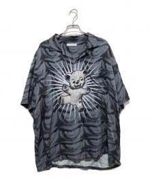 flagstuff（フラグスタフ）の古着「プリントシャツ」｜グレー×ブラック