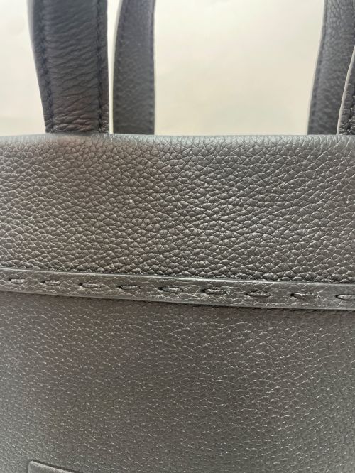 FENDI（フェンディ）FENDI (フェンディ) ショルダーバッグ/ゴートゥーショッパーSサイズ ブラックの古着・服飾アイテム