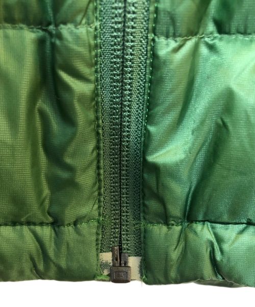 MARMOT（マーモット）MARMOT (マーモット) コンパクトダウンジャケット ネイビー×グリーン サイズ:Mの古着・服飾アイテム