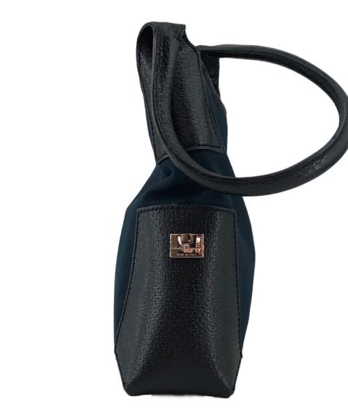 Salvatore Ferragamo（サルヴァトーレ フェラガモ）Salvatore Ferragamo (サルヴァトーレ フェラガモ) ハンドポーチ ネイビー×ブラックの古着・服飾アイテム
