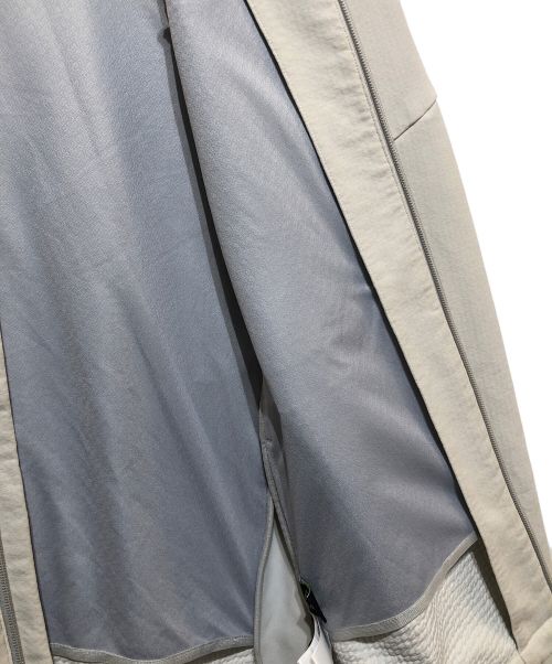 DESCENTE（デサント）DESCENTE (デサント) ジップアップジャケット グレーの古着・服飾アイテム