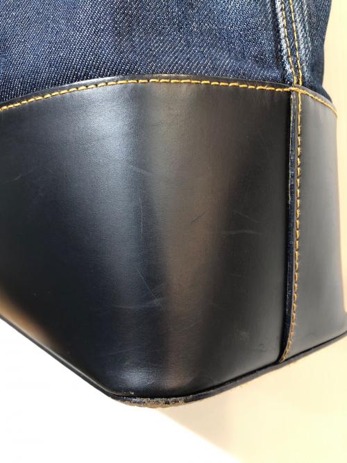 A.P.C.（アーペーセー）A.P.C. (アーペーセー) デニムトートバッグ インディゴ×ブラックの古着・服飾アイテム