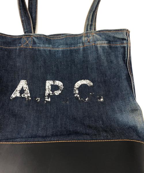 A.P.C.（アーペーセー）A.P.C. (アーペーセー) デニムトートバッグ インディゴ×ブラックの古着・服飾アイテム