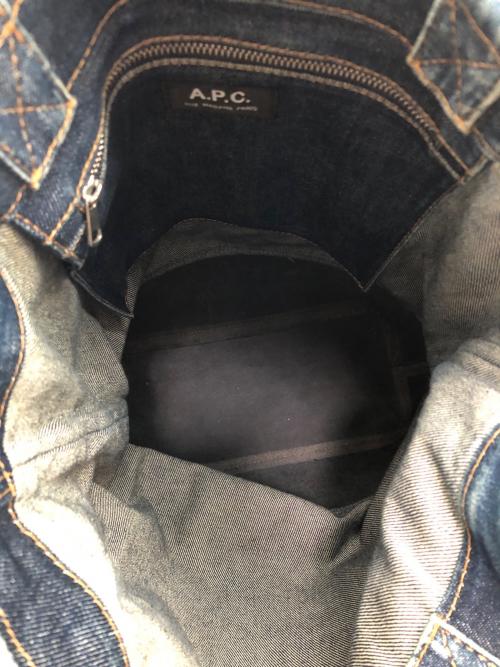 A.P.C.（アーペーセー）A.P.C. (アーペーセー) デニムトートバッグ インディゴ×ブラックの古着・服飾アイテム