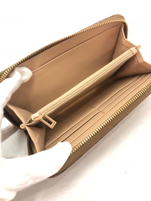 GUESS（ゲス）GUESS (ゲス) 長財布の古着・服飾アイテム