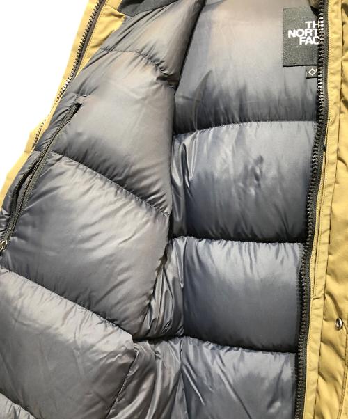 THE NORTH FACE（ザ ノース フェイス）THE NORTH FACE (ザ ノース フェイス) マウンテンダウンジャケット カーキ×ブラック サイズ:Sの古着・服飾アイテム