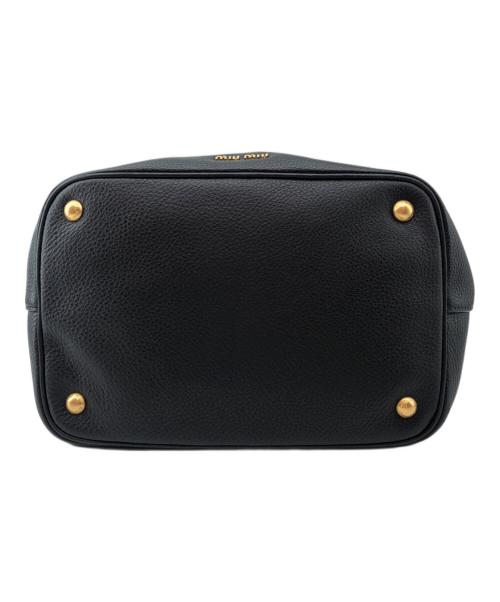 MIU MIU（ミュウミュウ）MIU MIU (ミュウミュウ) 巾着ショルダーバッグ ブラックの古着・服飾アイテム