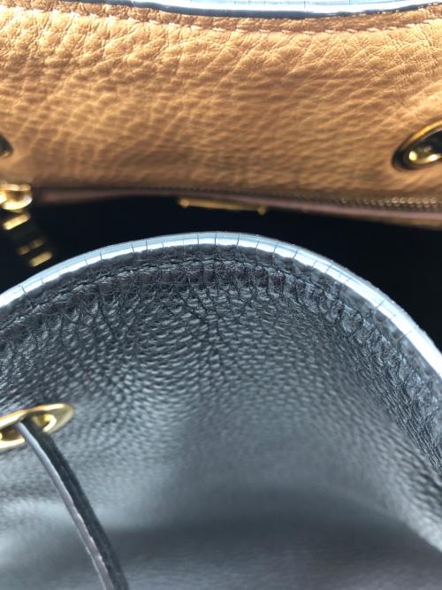 MIU MIU（ミュウミュウ）MIU MIU (ミュウミュウ) 巾着ショルダーバッグ ブラックの古着・服飾アイテム