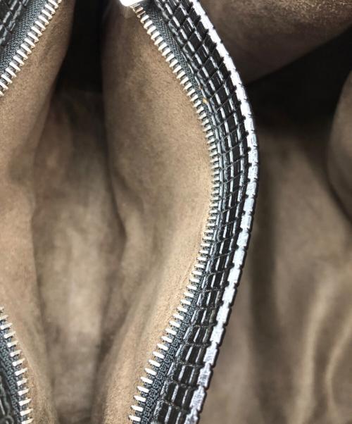 serapian（セラピアン）SERAPIAN (セラピアン) PVC型押しトートバッグ ブラックの古着・服飾アイテム