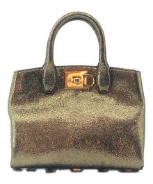 Salvatore Ferragamo（サルヴァトーレ フェラガモ）の古着「2WAYバッグ」｜ゴールド