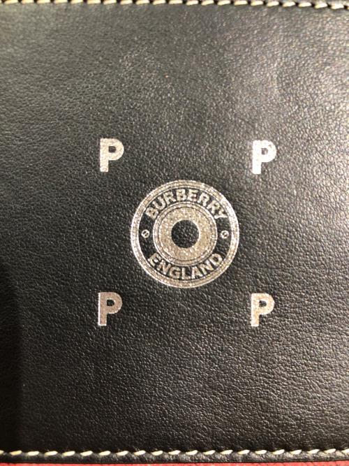 BURBERRY（バーバリー）BURBERRY (バーバリー) POP TRADING COMPANY (ポップトレーディングカンパニー) フォンポーチ ブラック×レッドの古着・服飾アイテム