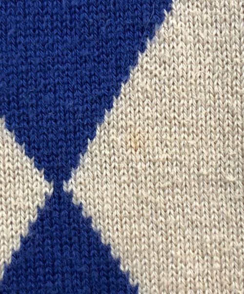 FRED PERRY（フレッドペリー）FRED PERRY (フレッドペリー) Vネックニット ベージュ サイズ:Mの古着・服飾アイテム