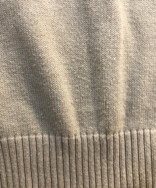 FRED PERRY（フレッドペリー）FRED PERRY (フレッドペリー) Vネックニット ベージュ サイズ:Mの古着・服飾アイテム