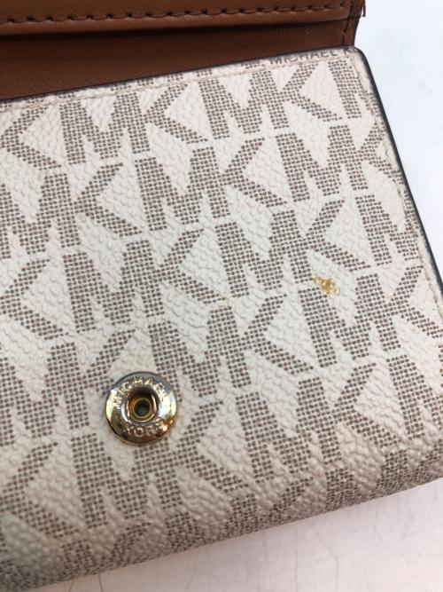 MICHAEL KORS（マイケルコース）MICHAEL KORS (マイケルコース) 3つ折り財布 ホワイト×ブラウンの古着・服飾アイテム