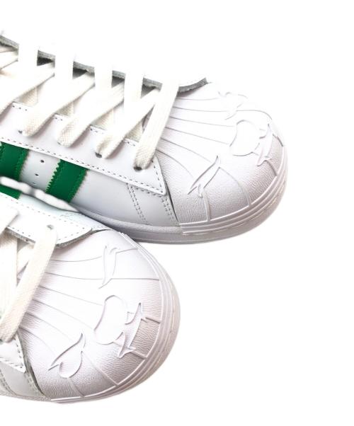 adidas（アディダス）adidas (アディダス) スニーカー SUPERSTAR NIGO BEAR ホワイト×グリーン サイズ:26.5㎝ 未使用品の古着・服飾アイテム