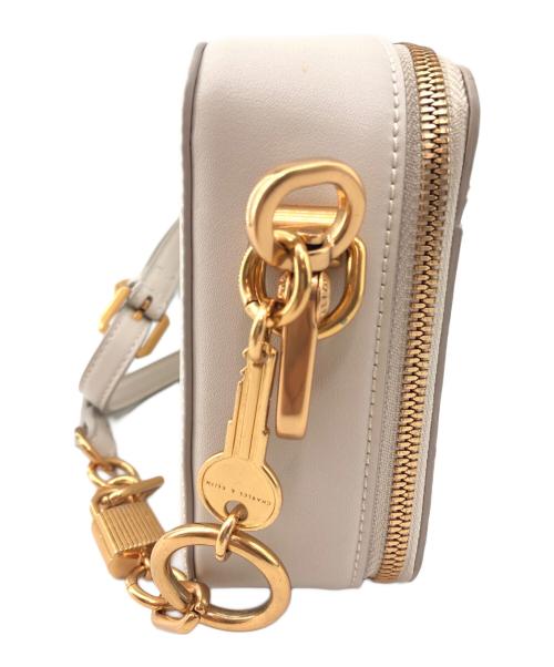 CHARLES & KEITH（チャールズアンドキース）CHARLES & KEITH (チャールズ＆キース) ショルダーバッグ ベージュの古着・服飾アイテム