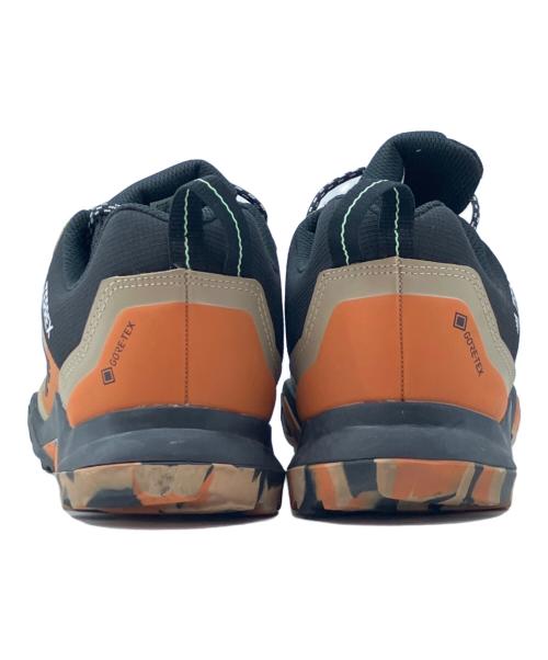 adidas（アディダス）adidas (アディダス) スニーカー ベージュ×ブラック サイズ:27.5cmの古着・服飾アイテム