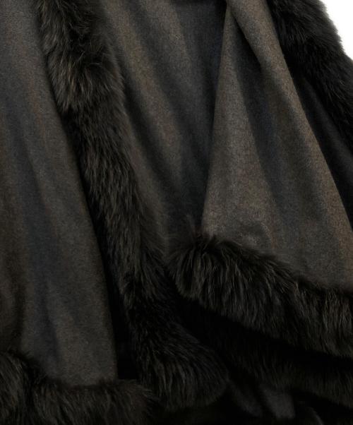 SAGA FURS（サガファーズ）SAGA FURS (サガファーズ) 大判ケープ グレー サイズ:MLの古着・服飾アイテム