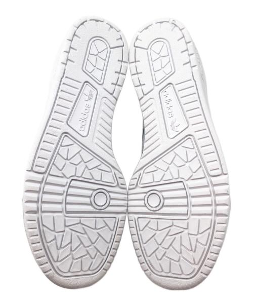 adidas（アディダス）adidas (アディダス) スニーカー ホワイト サイズ:28.5cm 未使用品の古着・服飾アイテム