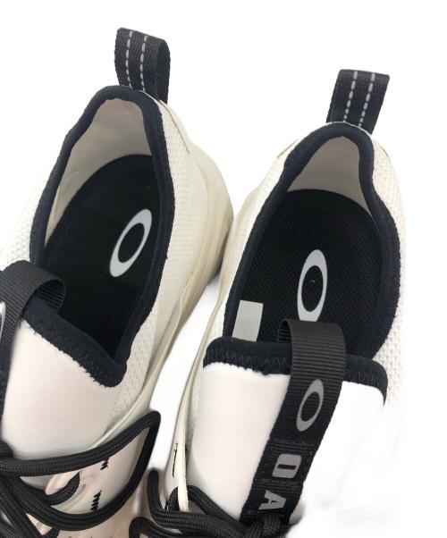 OAKLEY（オークリー）OAKLEY (オークリー) ローカットスニーカー ホワイト サイズ:265の古着・服飾アイテム