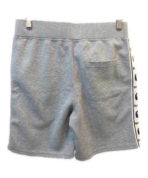 A BATHING APE（ア ベイシング エイプ）A BATHING APE (ア ベイシング エイプ) テープラインショートパンツ グレー サイズ:Mの古着・服飾アイテム