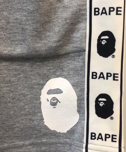 A BATHING APE（ア ベイシング エイプ）A BATHING APE (ア ベイシング エイプ) テープラインショートパンツ グレー サイズ:Mの古着・服飾アイテム