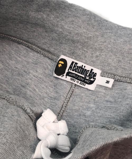 A BATHING APE（ア ベイシング エイプ）A BATHING APE (ア ベイシング エイプ) テープラインショートパンツ グレー サイズ:Mの古着・服飾アイテム