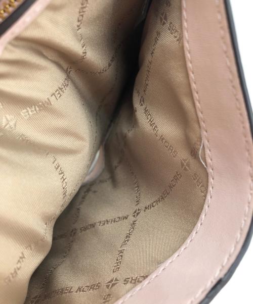 MICHAEL KORS（マイケル・コース）MICHAEL KORS (マイケル・コース) 2つ折り財布 ピンクの古着・服飾アイテム