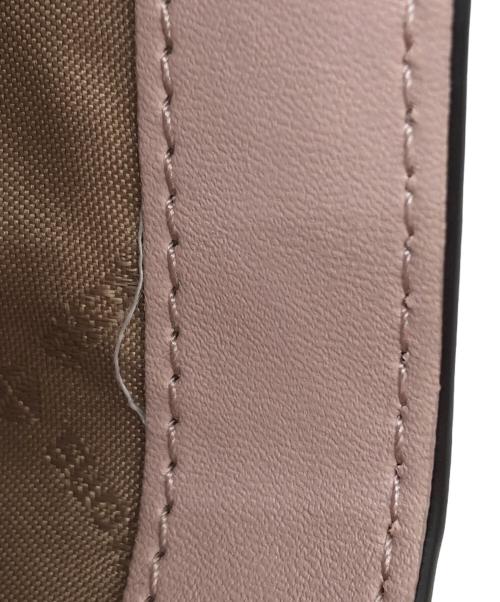 MICHAEL KORS（マイケル・コース）MICHAEL KORS (マイケル・コース) 2つ折り財布 ピンクの古着・服飾アイテム