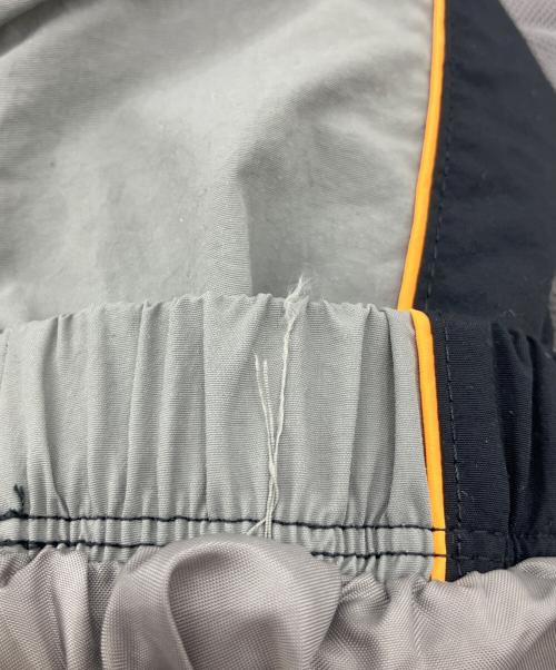 NIKE（ナイキ）NIKE (ナイキ) フーデッドジャケット グレー×ブラック サイズ:Mの古着・服飾アイテム