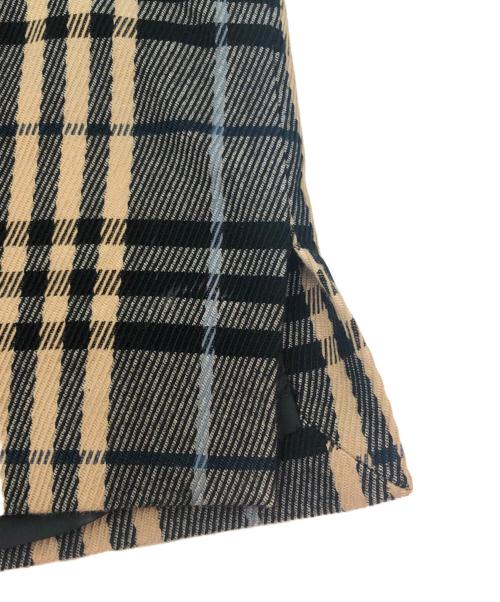 BURBERRY LONDON（バーバリーロンドン）BURBERRY LONDON (バーバリーロンドン) スカート ベージュ サイズ:UK6の古着・服飾アイテム