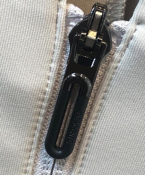 DESCENTE（デサント）DESCENTE (デサント) フルジップジャケット グレー サイズ:L 未使用品の古着・服飾アイテム